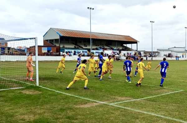 Frickley Athletic 1 Maghull FC 5